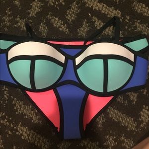 push up Triangl bikini size medium